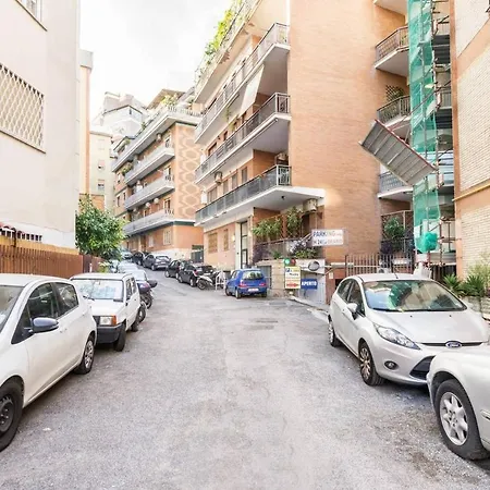 Romekindhome - Vatican - 3 Bedrooms With Private Bathrooms And Balconies Apartment