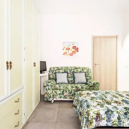 Apartment Romekindhome - Vatican - 3 Bedrooms With Private Bathrooms And Balconies *