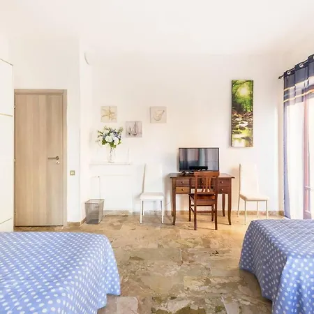 Apartment Romekindhome - Vatican - 3 Bedrooms With Private Bathrooms And Balconies